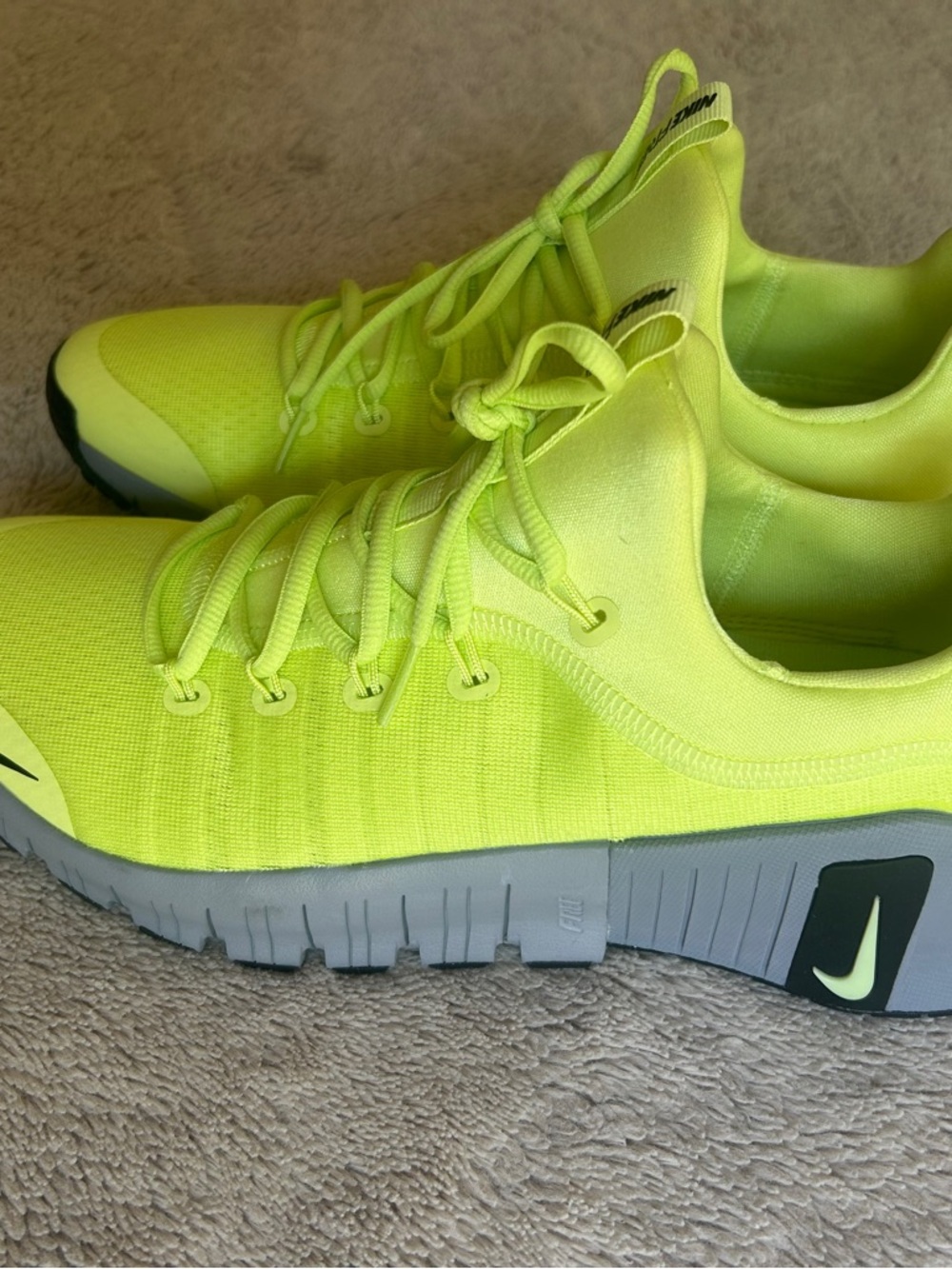 Men’s Nike Free Metcon 6 Neon Yellow Running Sneakers - Picture 2 of 6